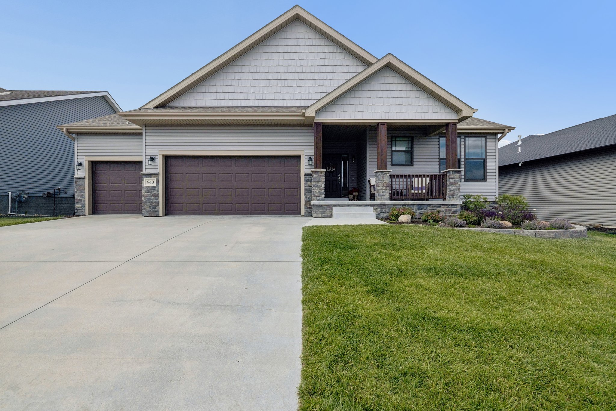 9131 - 940 Kooser Dr_002.jpg