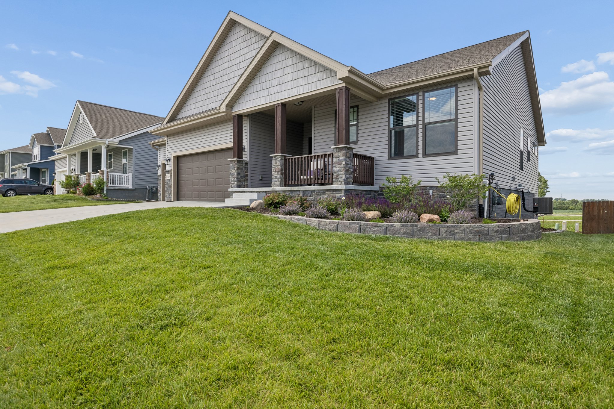 9131 - 940 Kooser Dr_003.jpg
