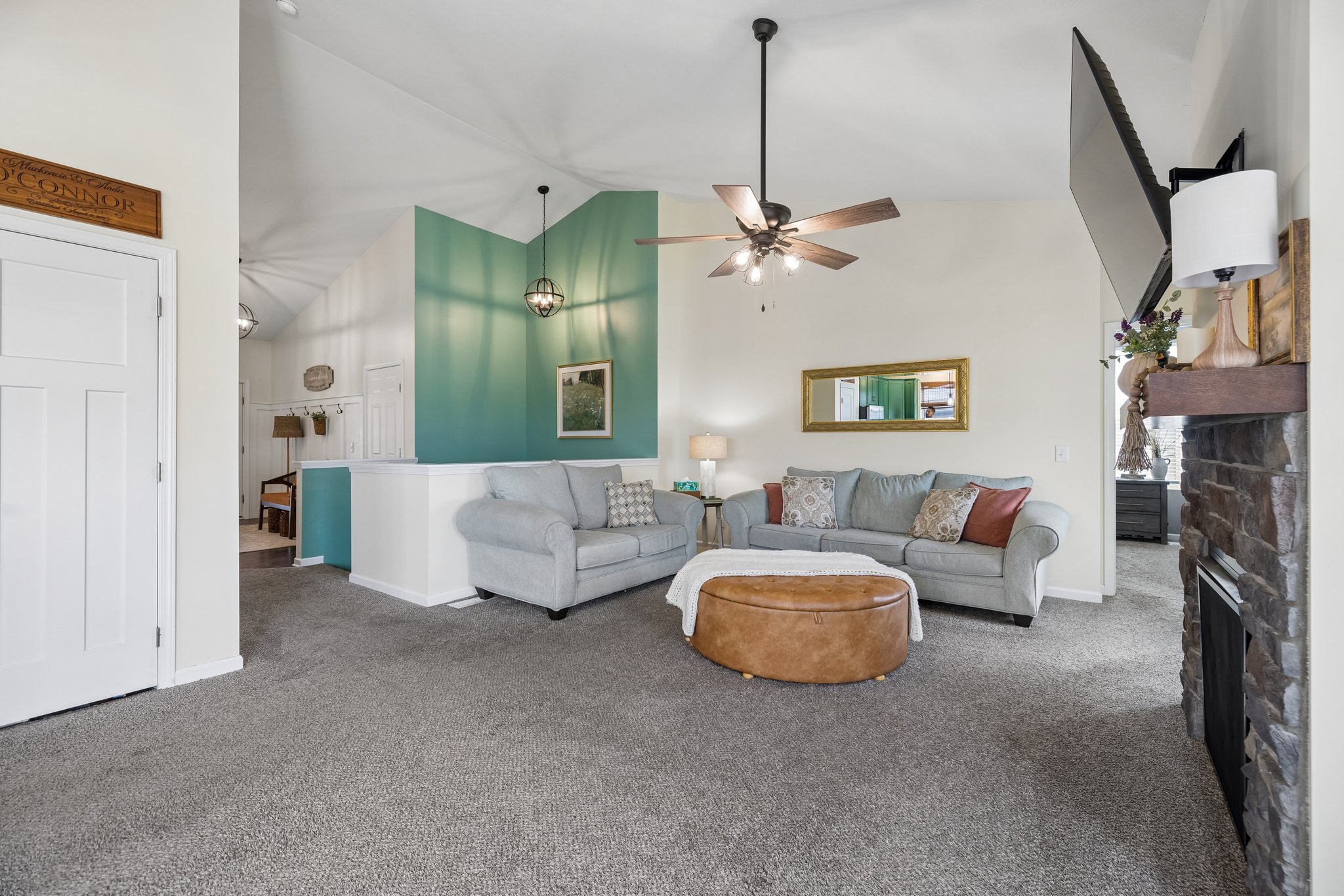 9131 - 940 Kooser Dr_006.jpg