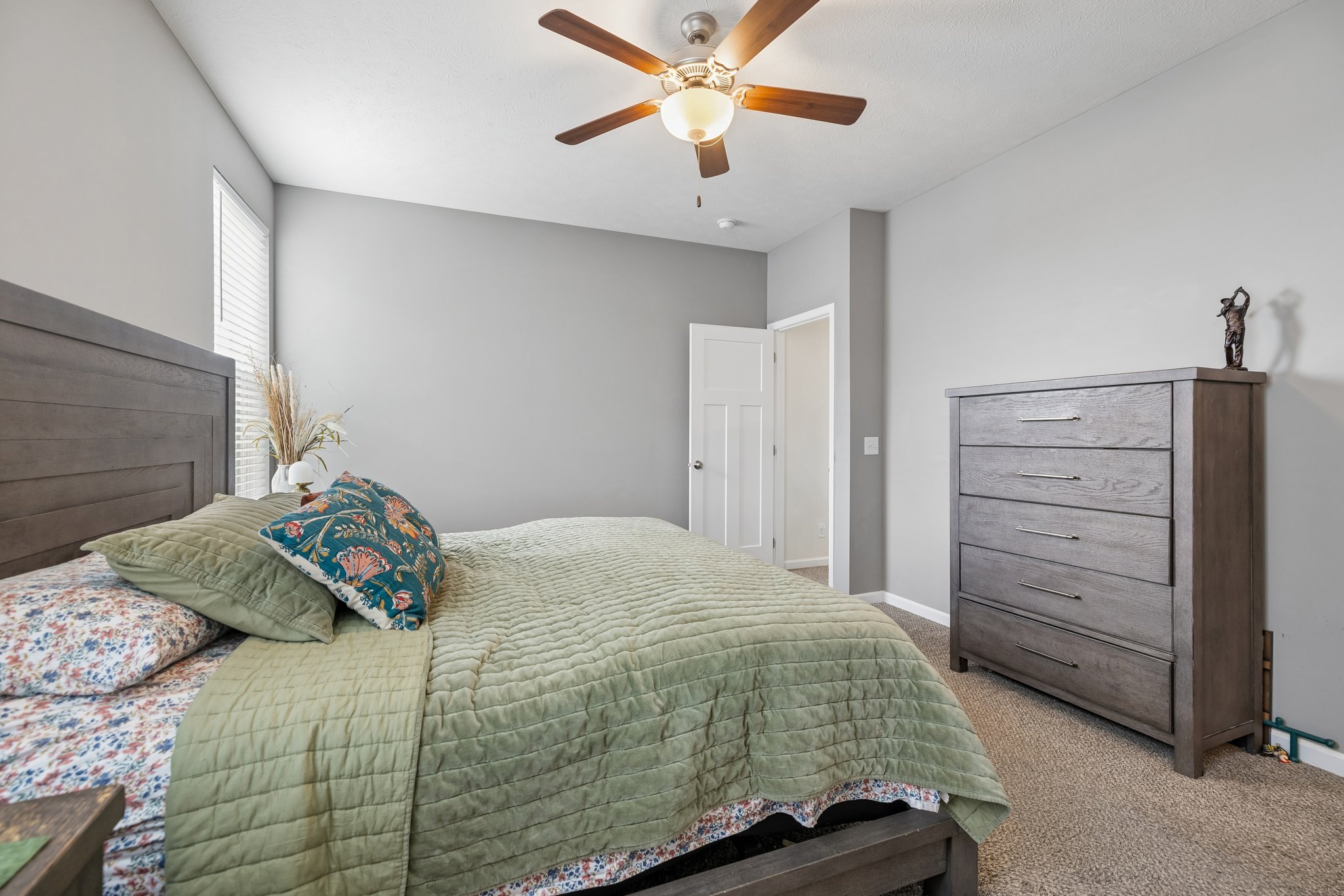 9131 - 940 Kooser Dr_012.jpg