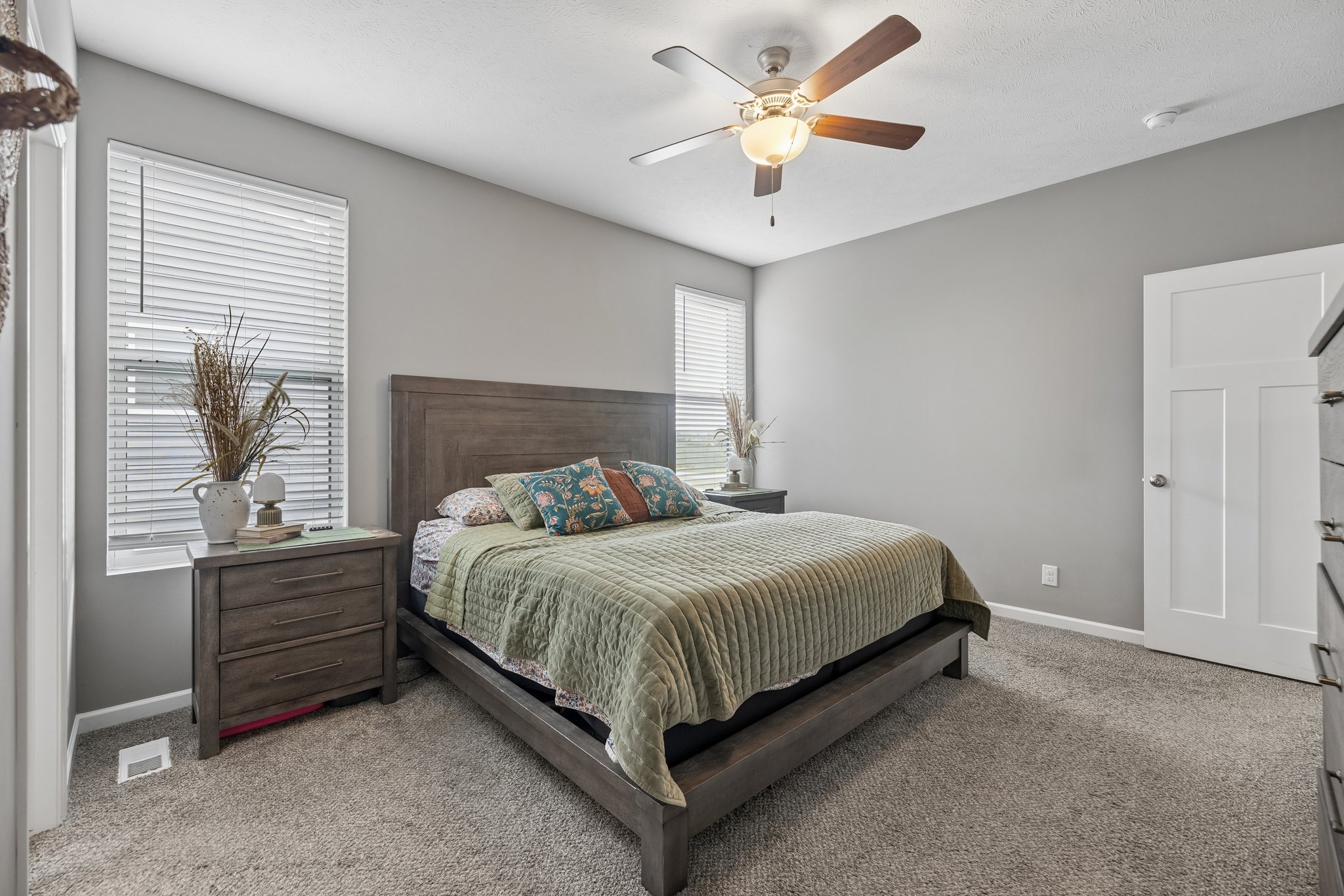 9131 - 940 Kooser Dr_013.jpg