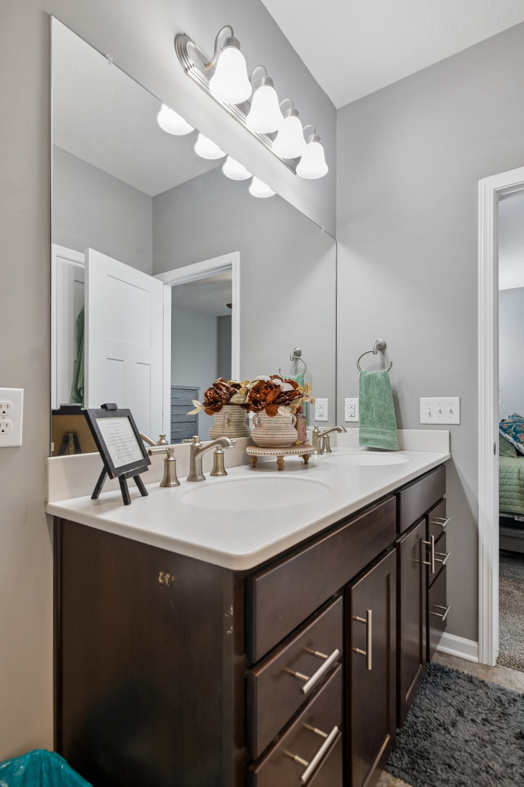 9131 - 940 Kooser Dr_015.jpg