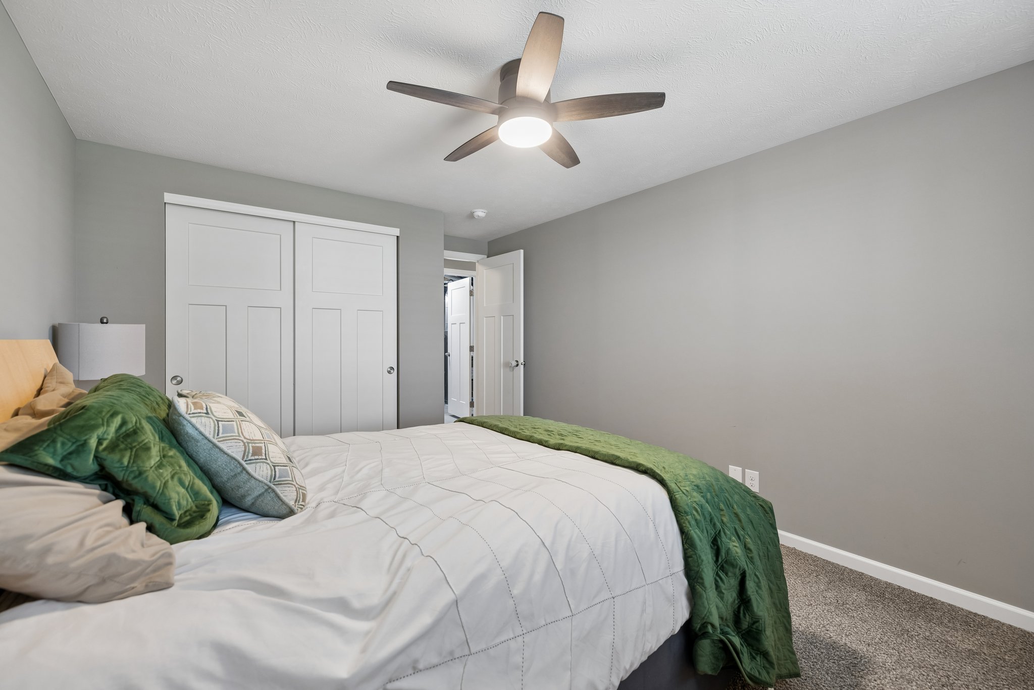9131 - 940 Kooser Dr_023.jpg