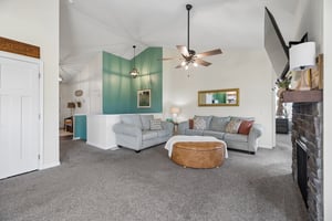 9131 - 940 Kooser Dr_006.jpg