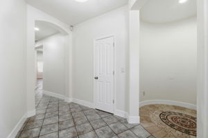 004_F8_9400 Trolio Way