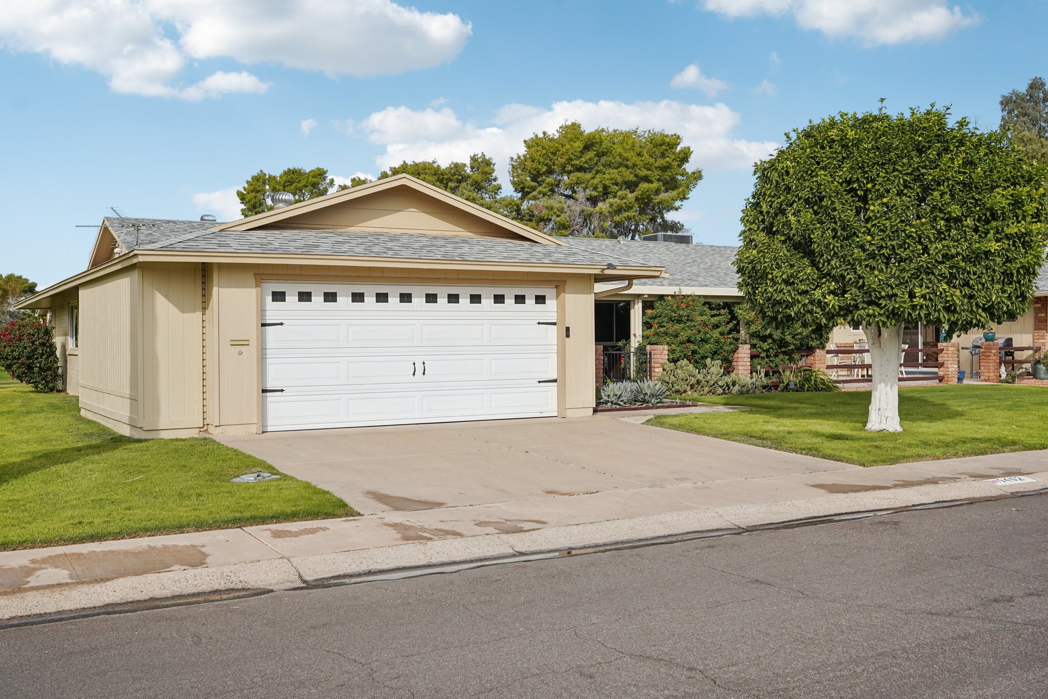 N 109th Dr-S1611-004.jpg