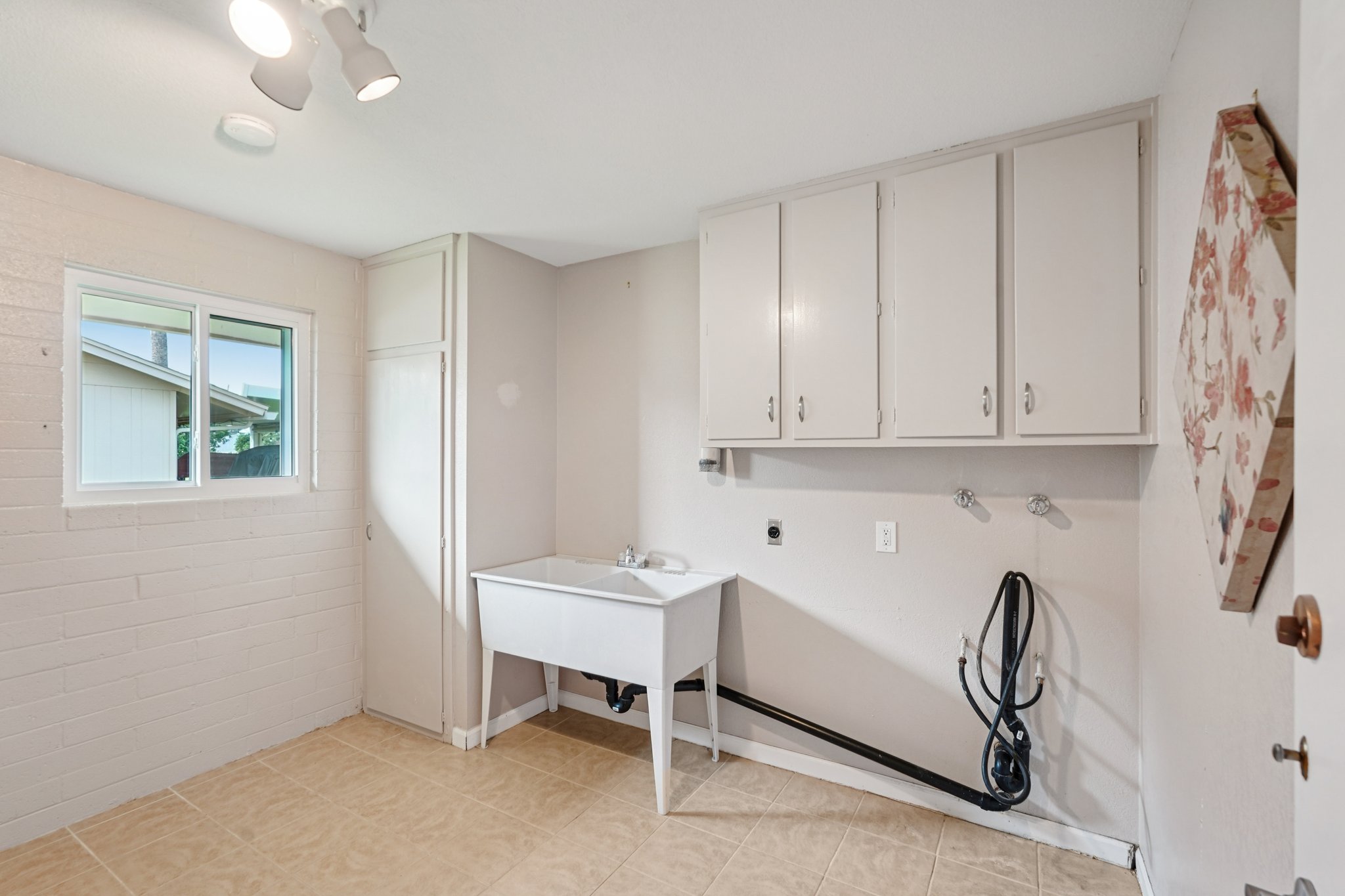 N 109th Dr-S1611-028.jpg