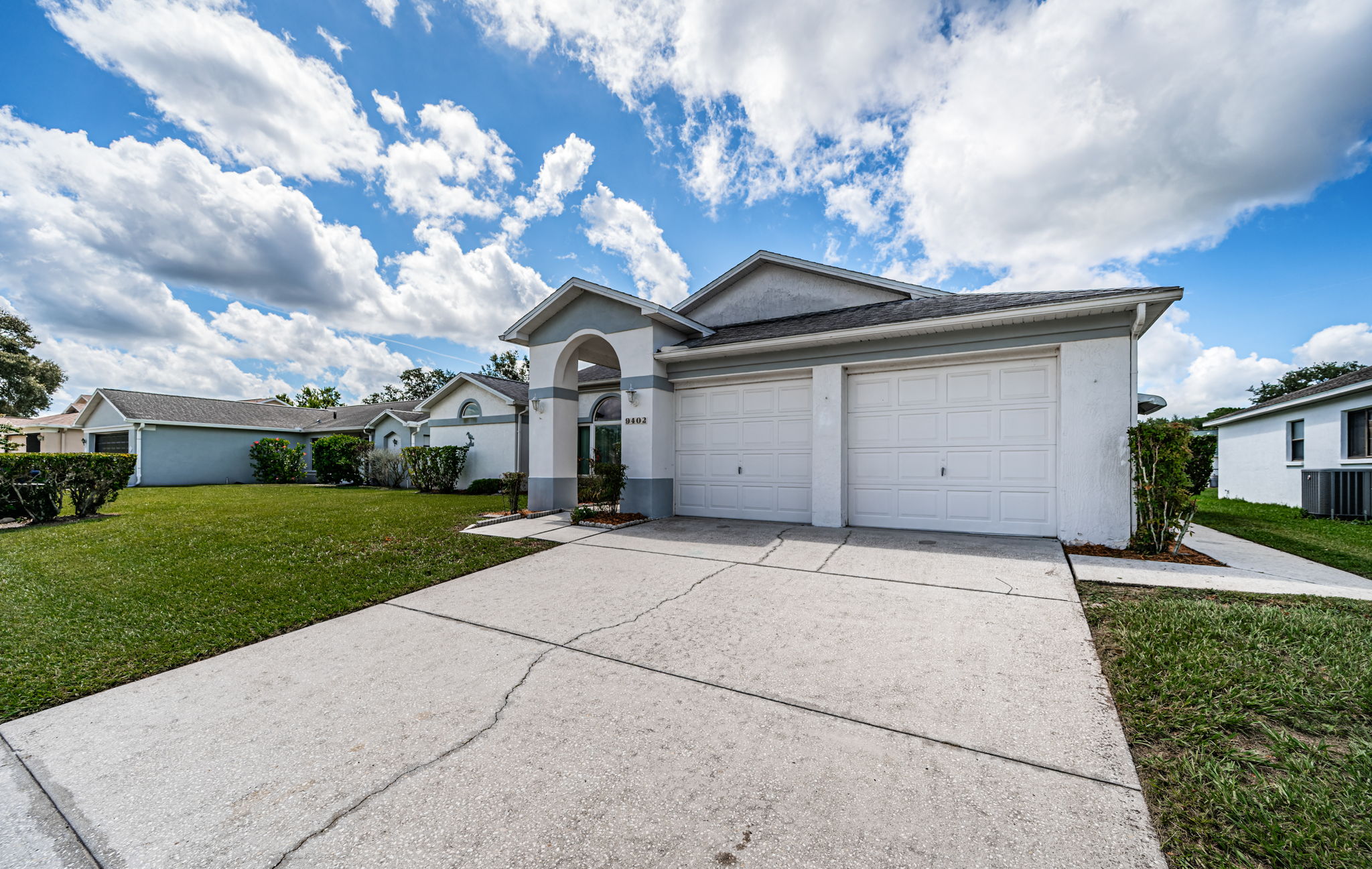 Front Exterior4