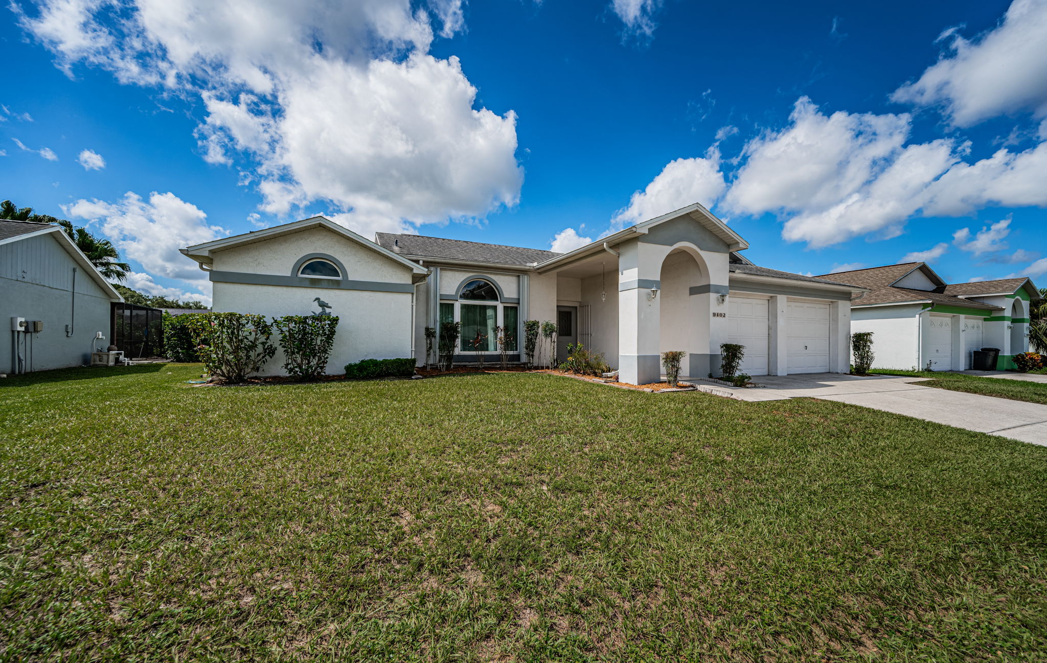 Front Exterior5