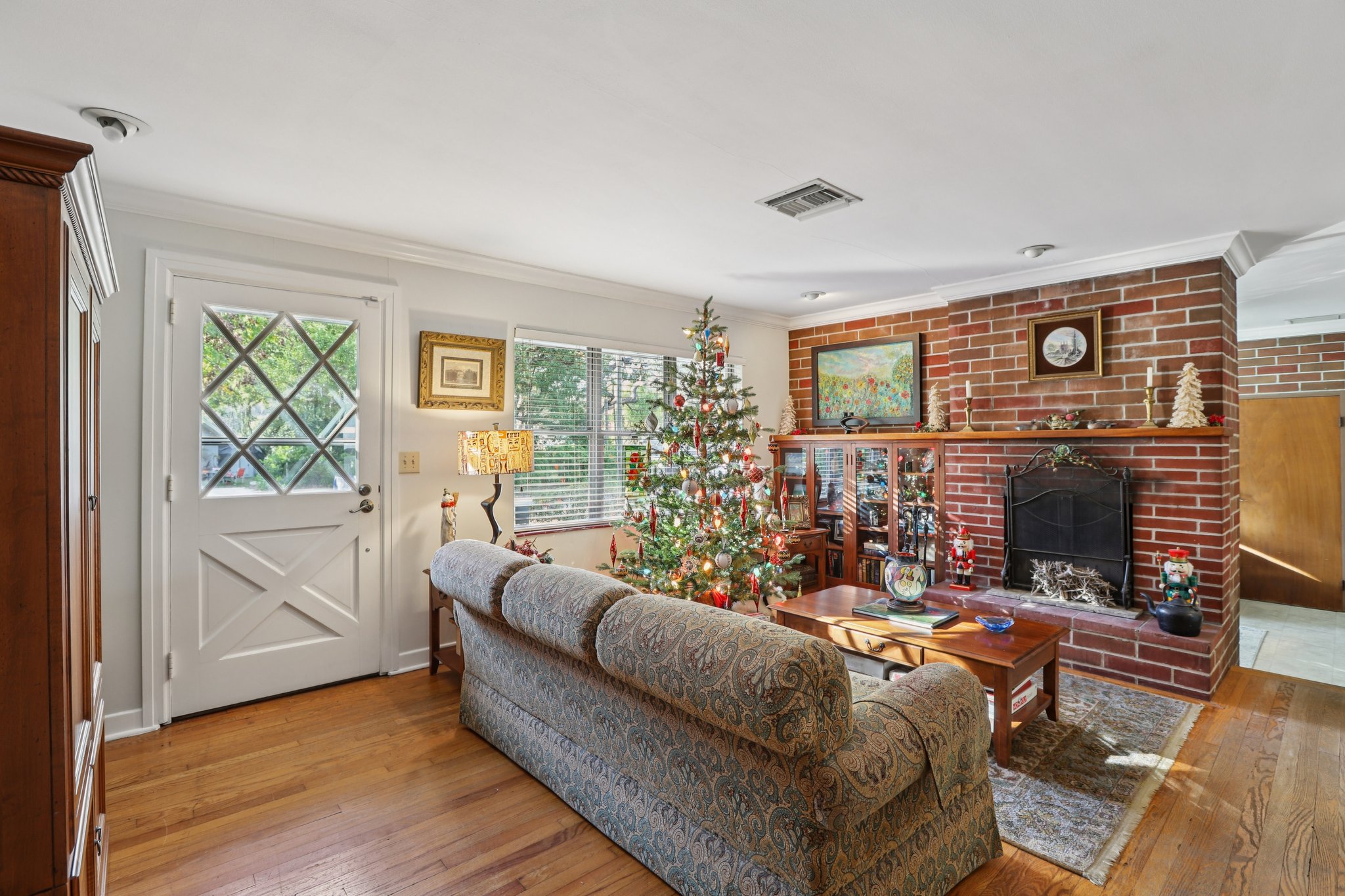 N Edison Ave-S1712-006.jpg