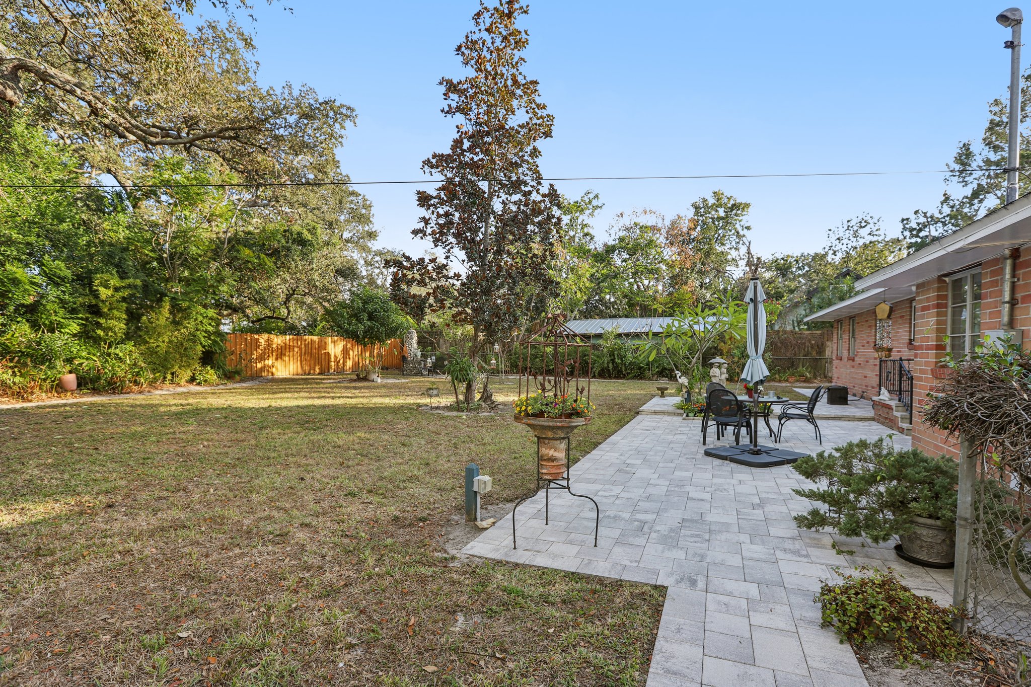 N Edison Ave-S1712-031.jpg