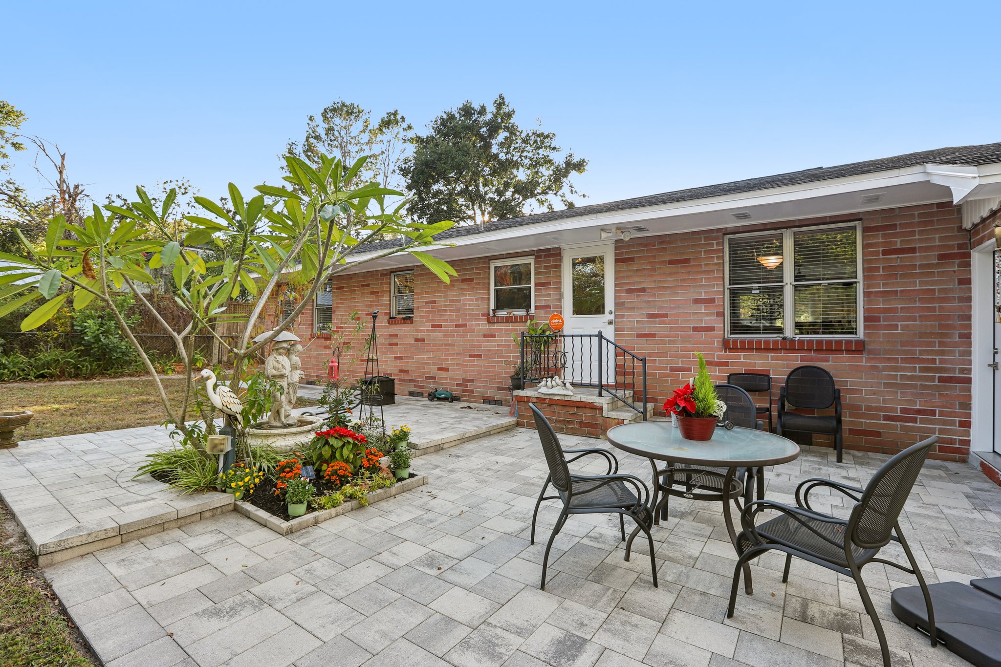 N Edison Ave-S1712-033.jpg