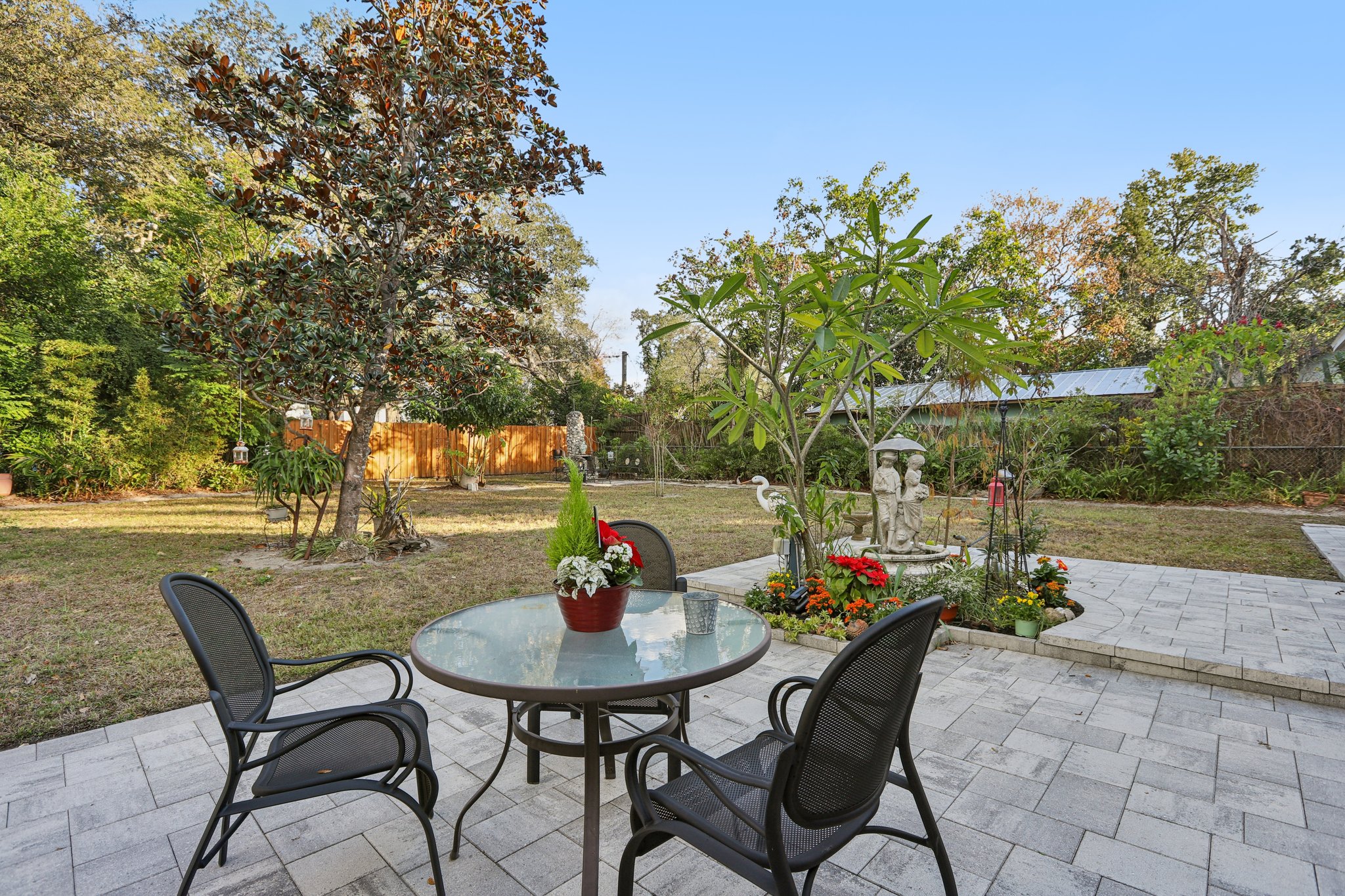 N Edison Ave-S1712-034.jpg