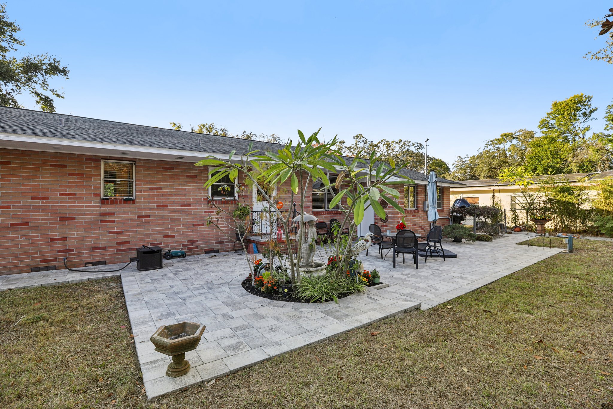 N Edison Ave-S1712-036.jpg