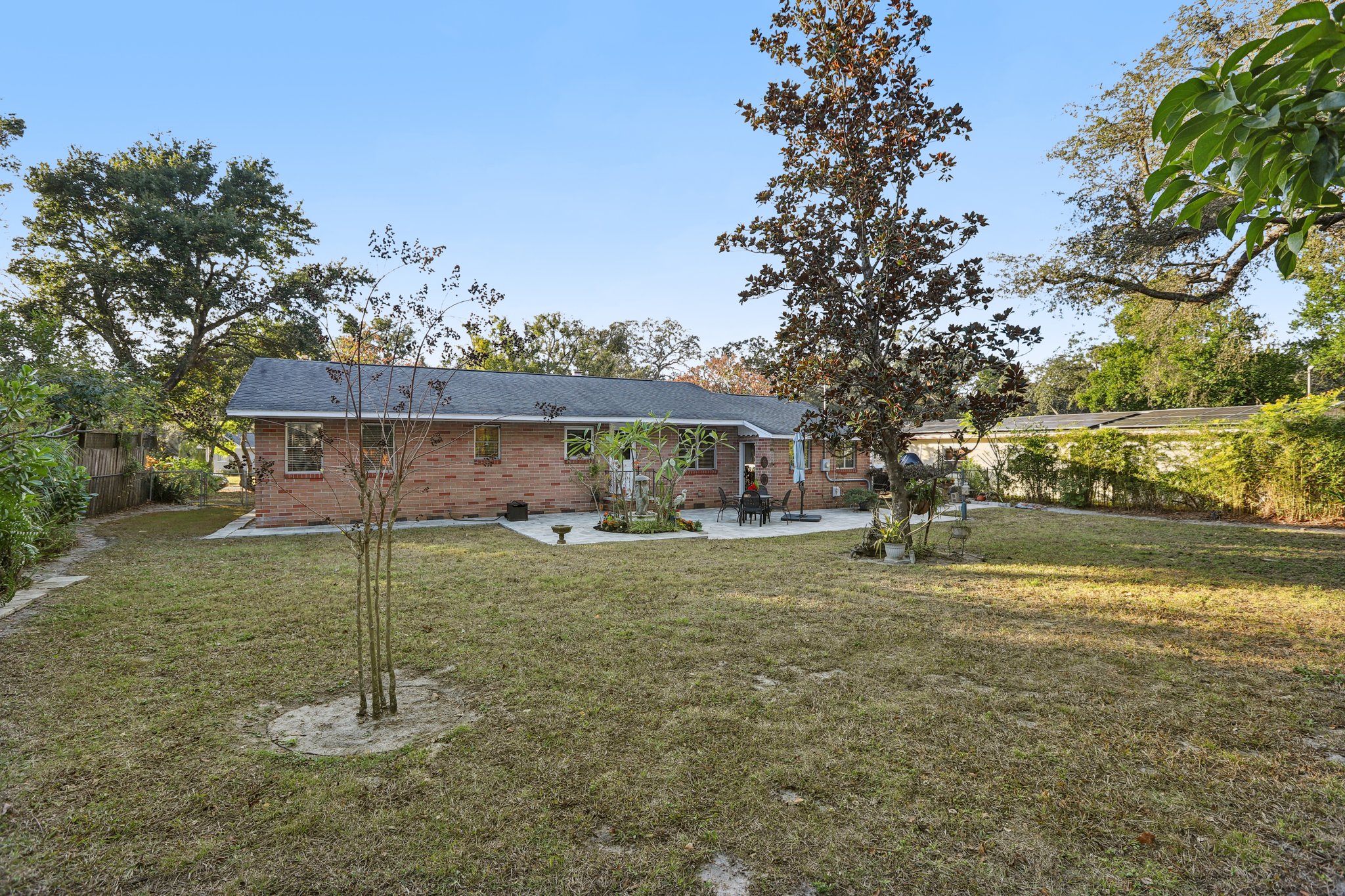 N Edison Ave-S1712-040.jpg