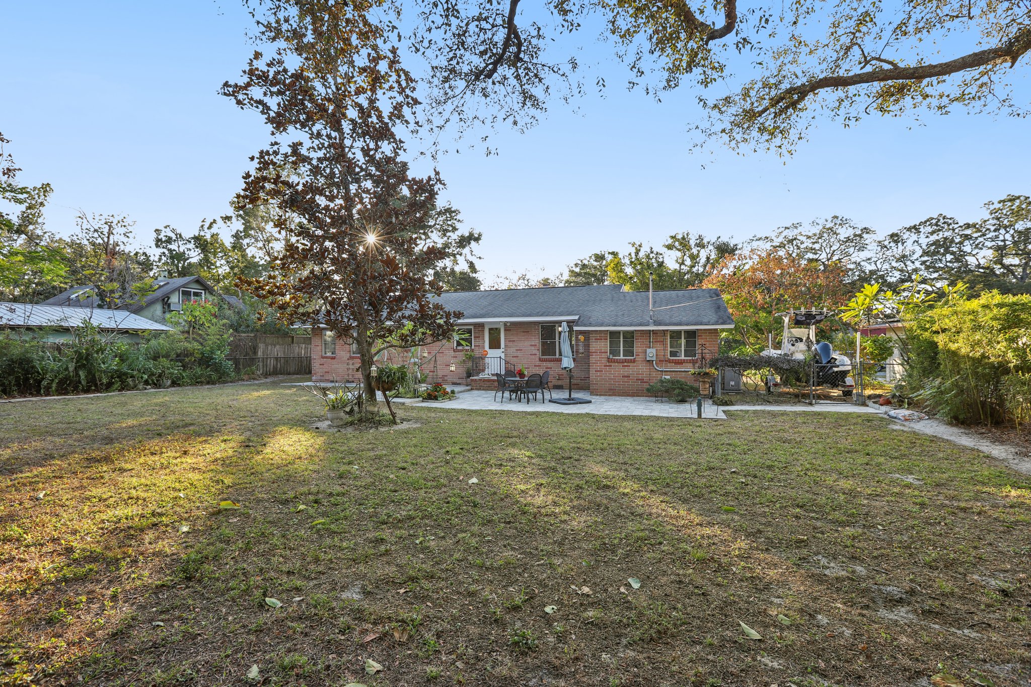 N Edison Ave-S1712-042.jpg