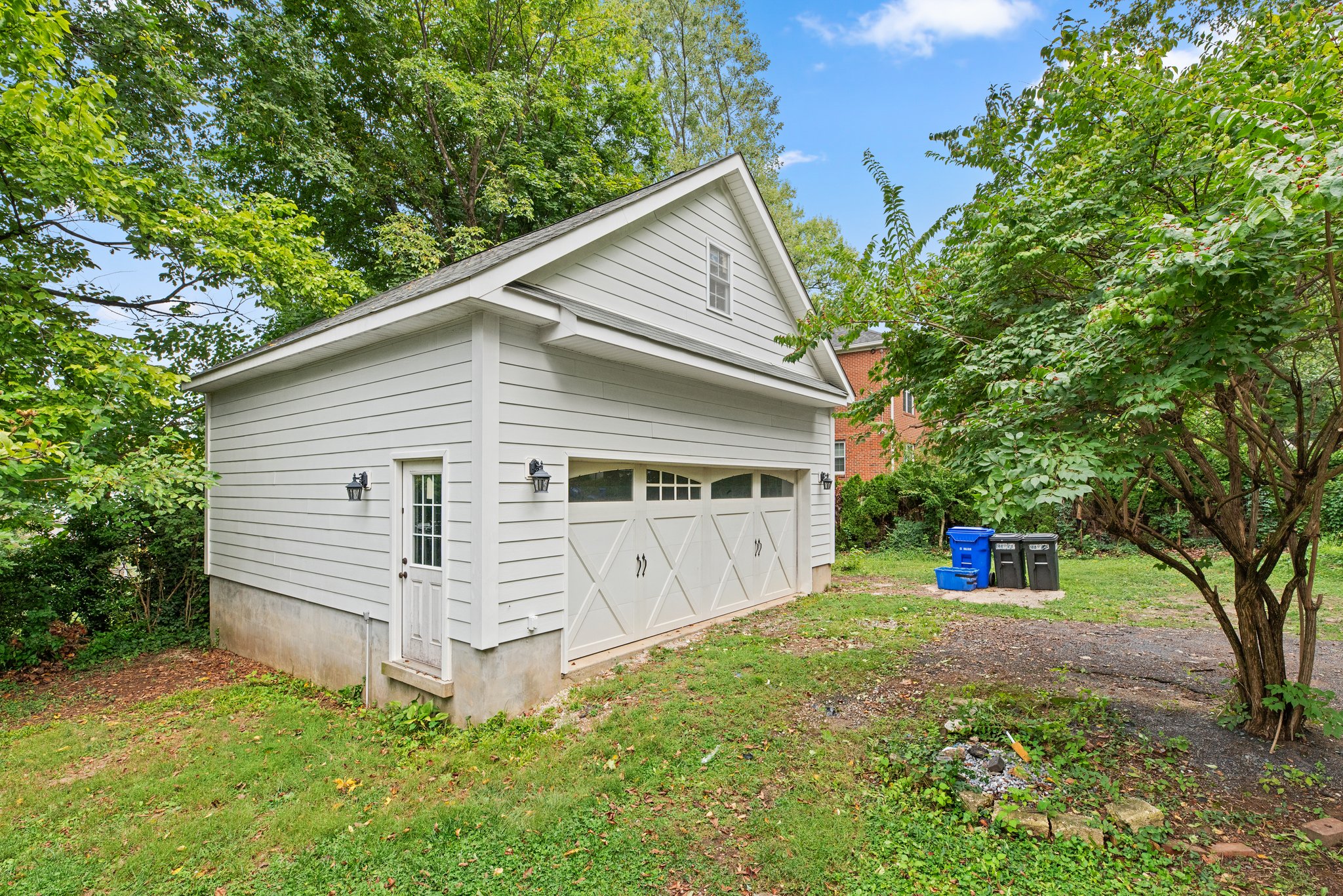 Detached Garage