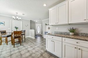 Bright Everyday Dining