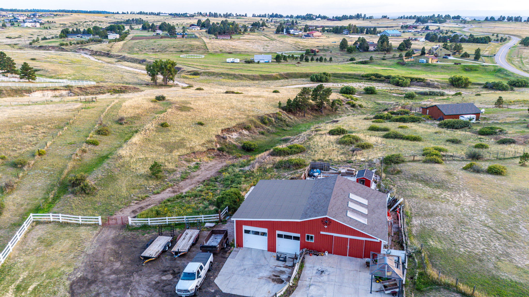 Huge Barn 40' x 65' w Concrete Floor