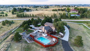 Private Pool w Multiple Patios