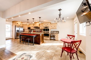 Chef's Dream Kitchen w Dining Nook