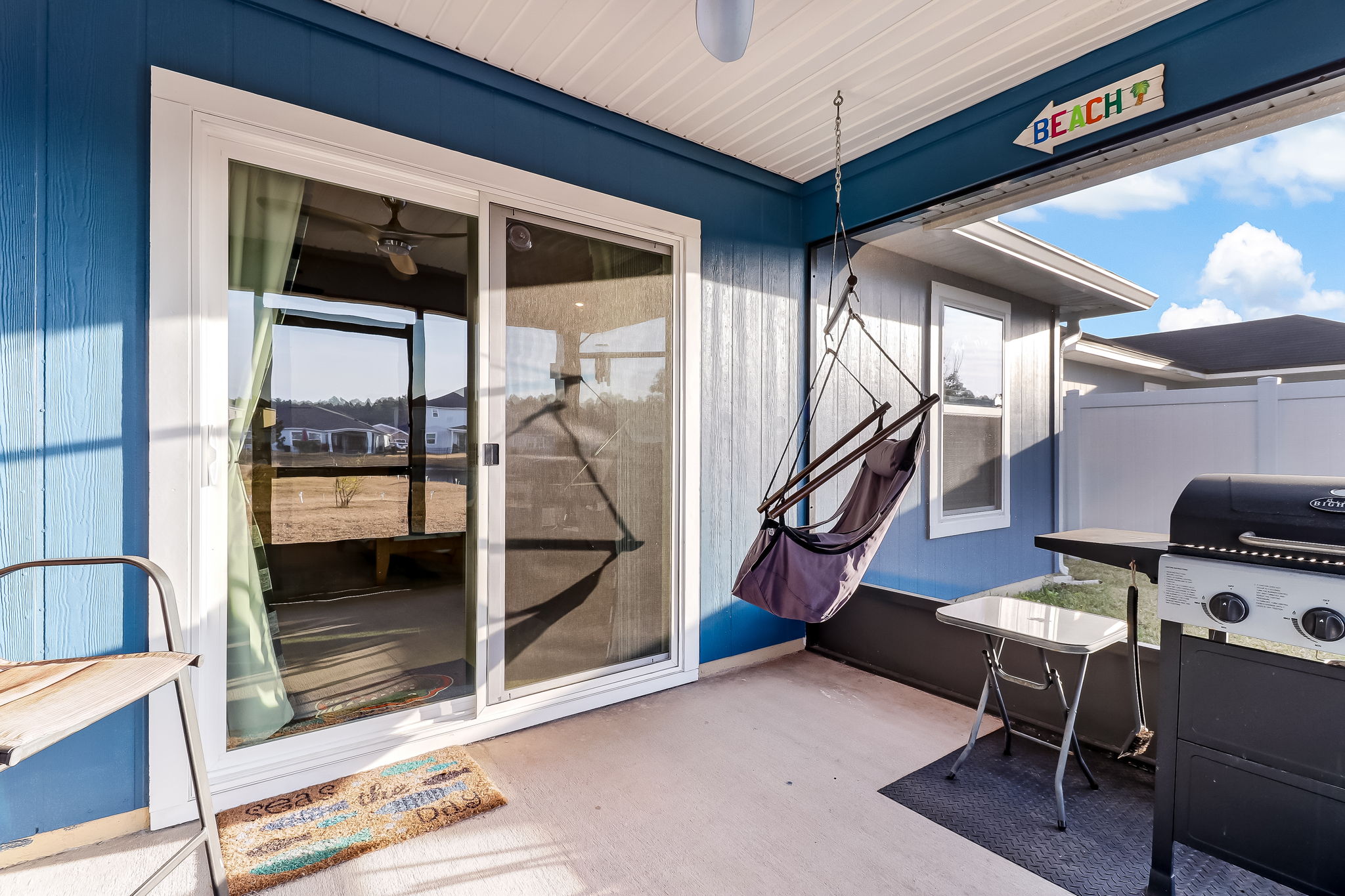 Screened-in Porch