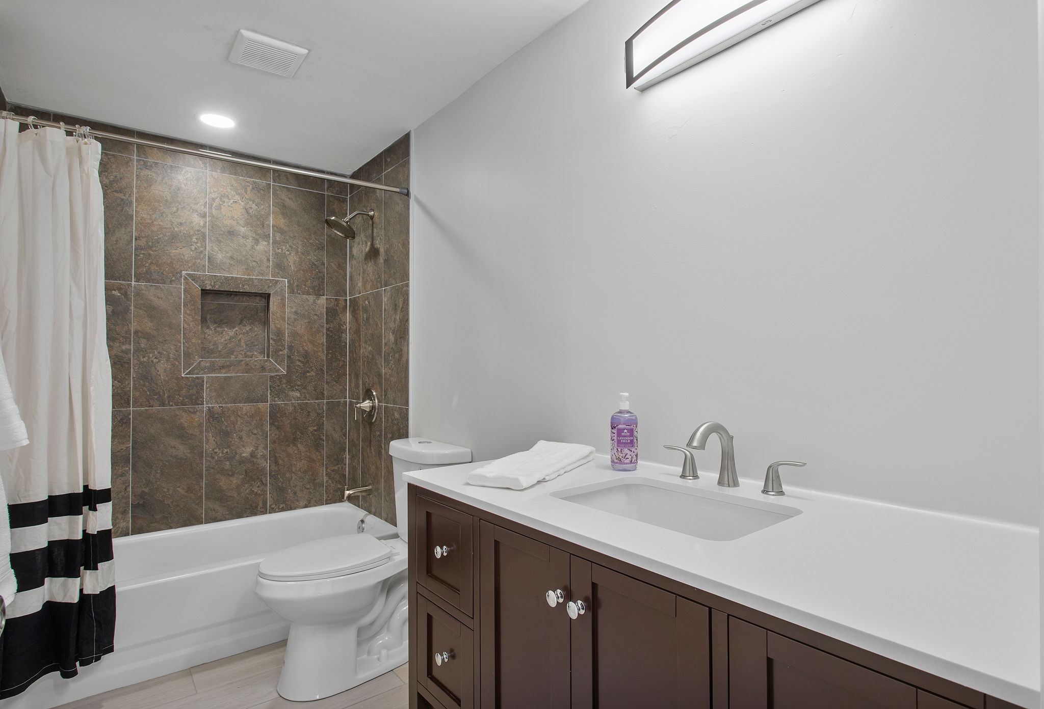 19-Hall Bath
