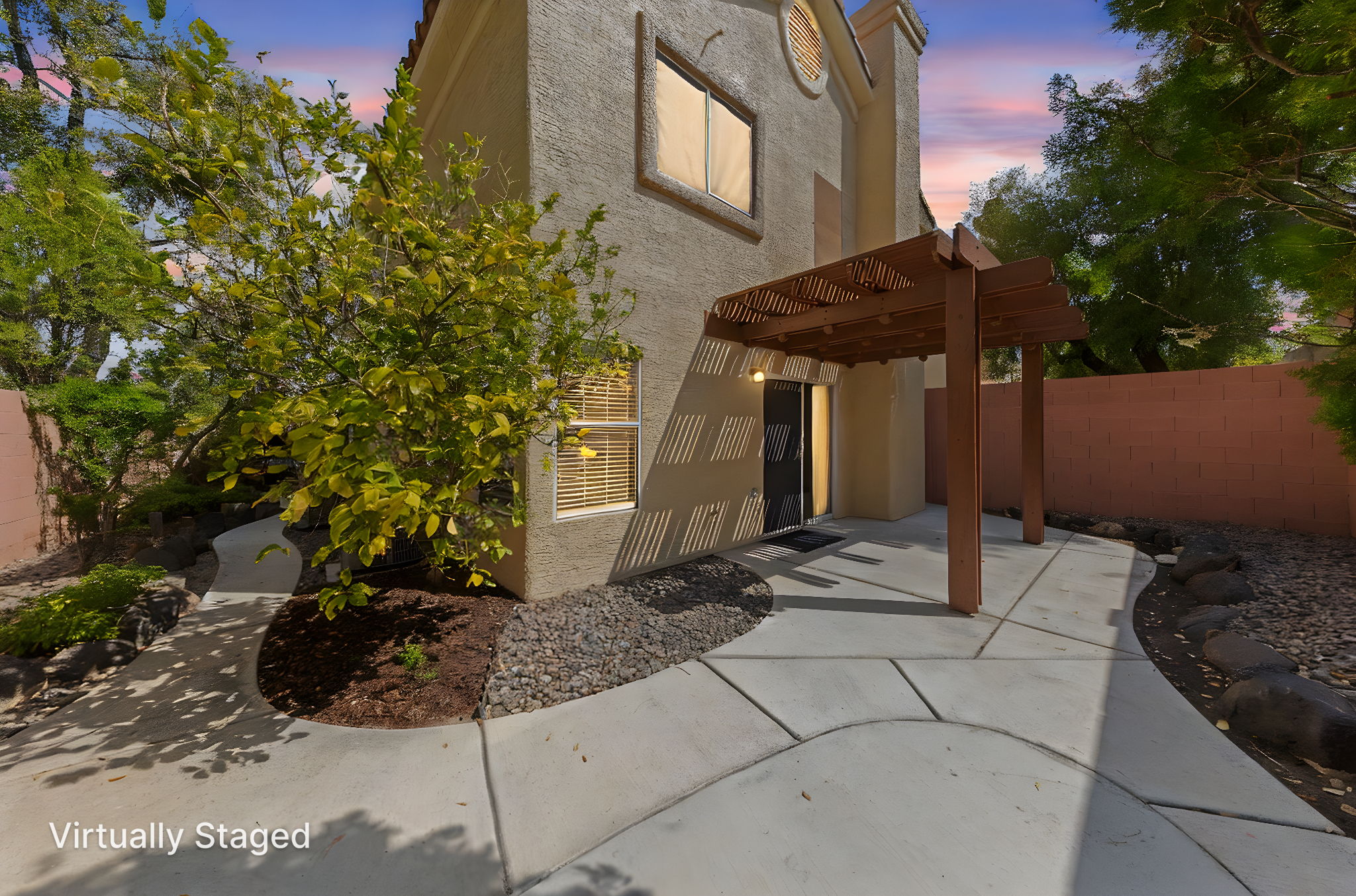 9409 Kayla Ct-5 day to dusk.jpg