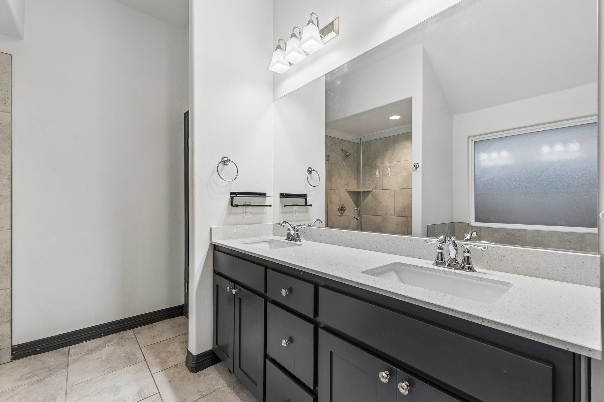 9409 NW 87th Pl_010.jpg