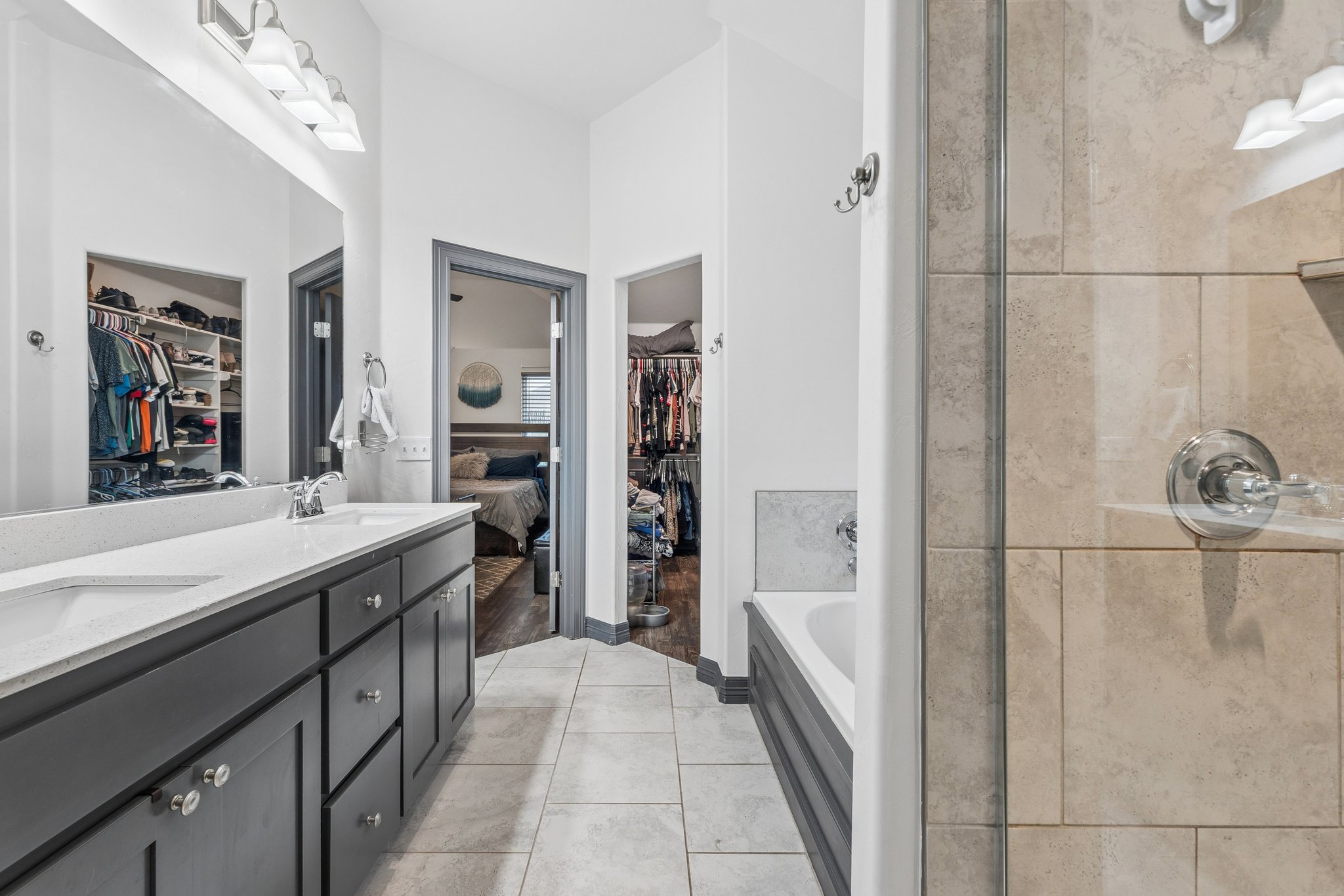 9409 NW 87th Pl_011.jpg