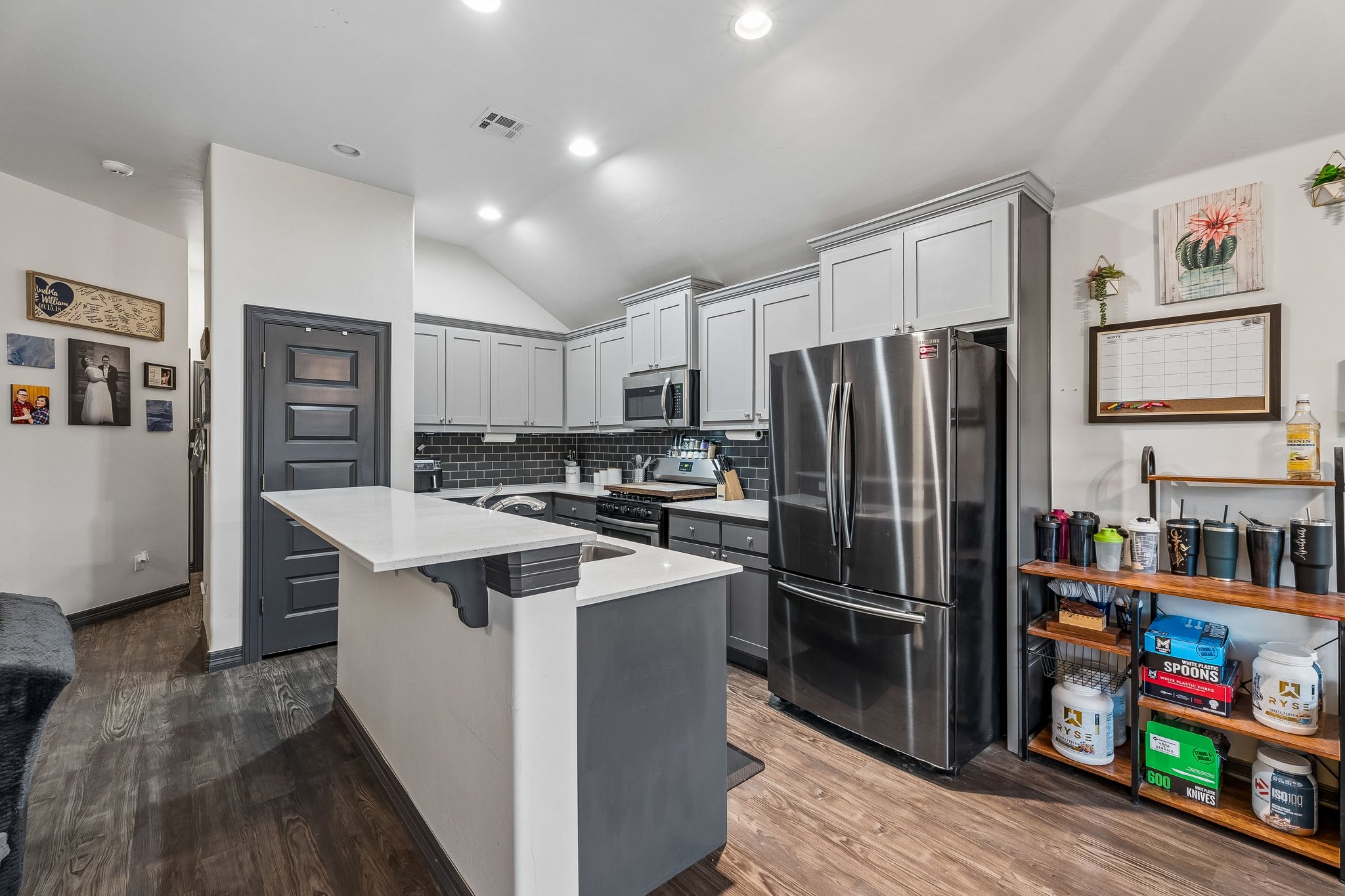 9409 NW 87th Pl_008 (2).jpg