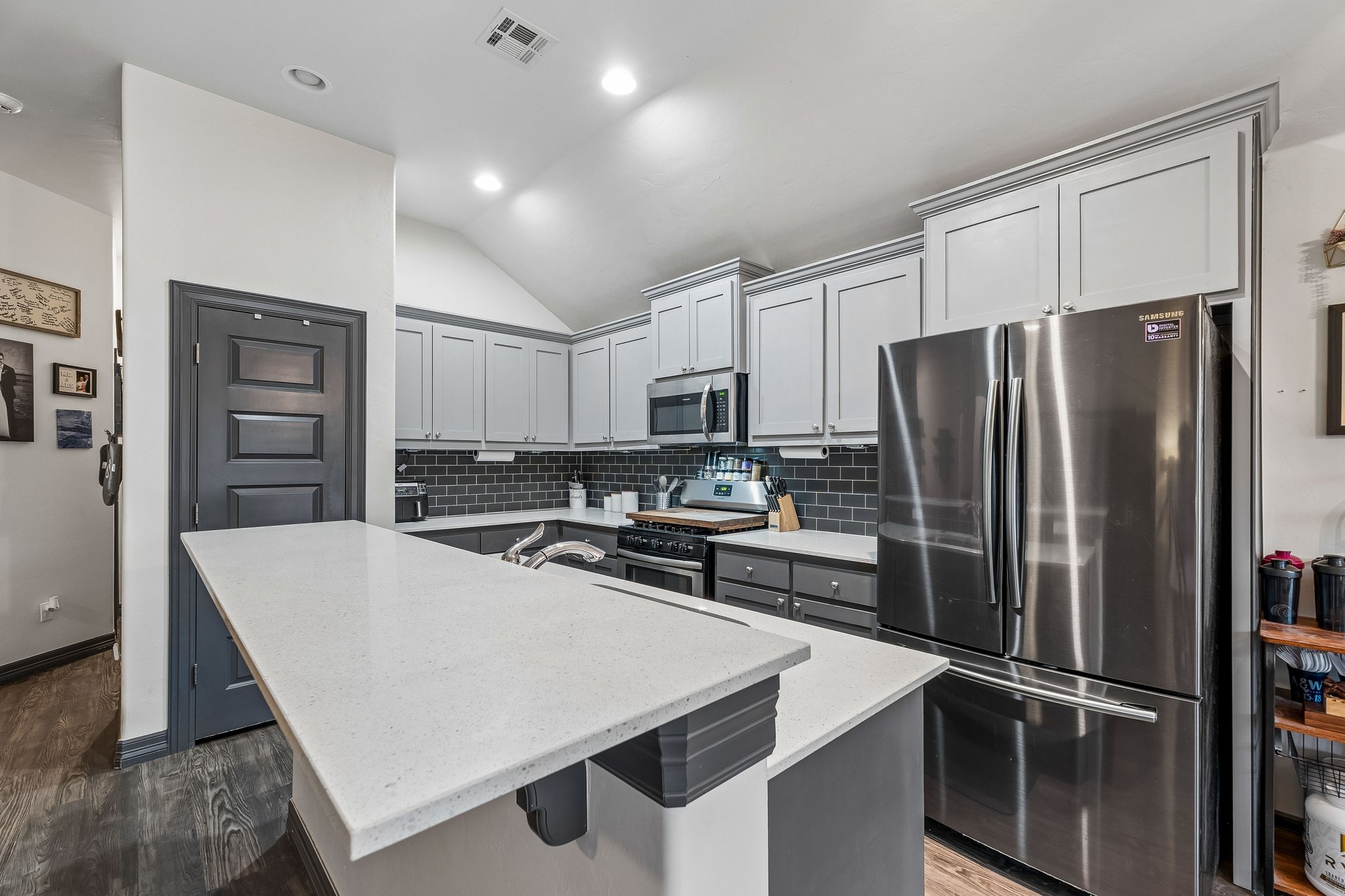 9409 NW 87th Pl_009 (2).jpg