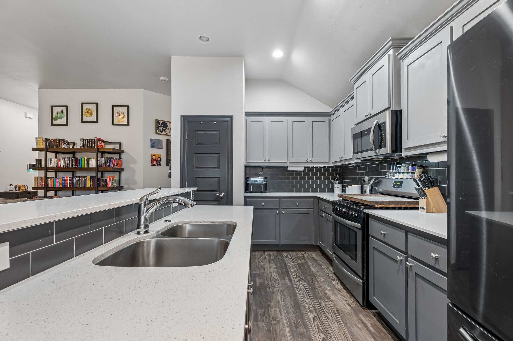 9409 NW 87th Pl_010 (2).jpg