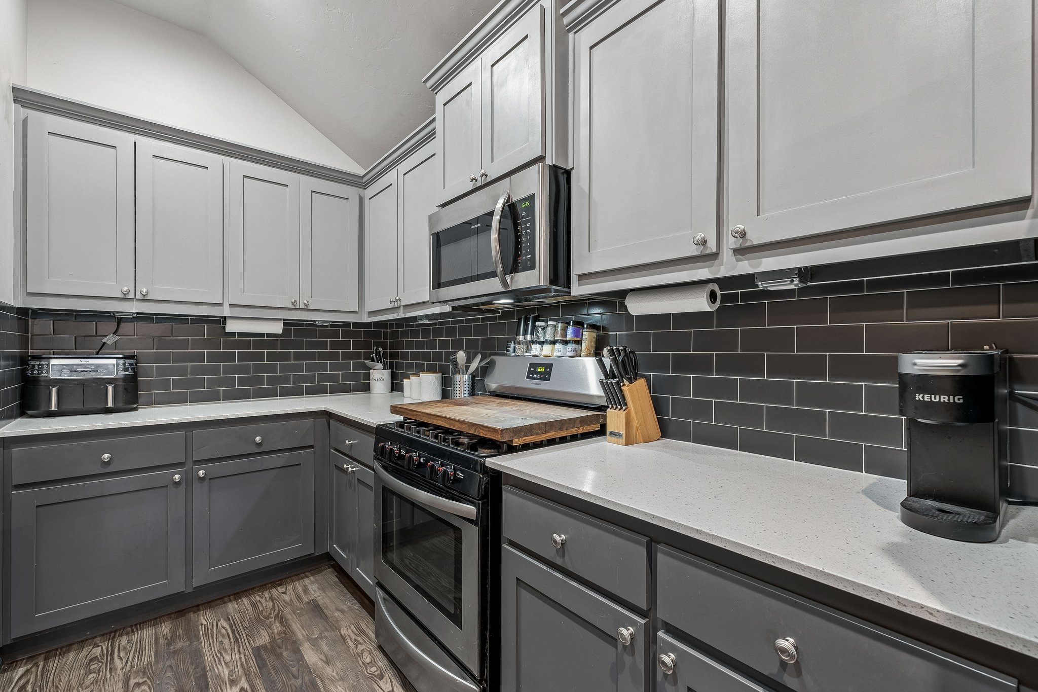 9409 NW 87th Pl_011 (2).jpg
