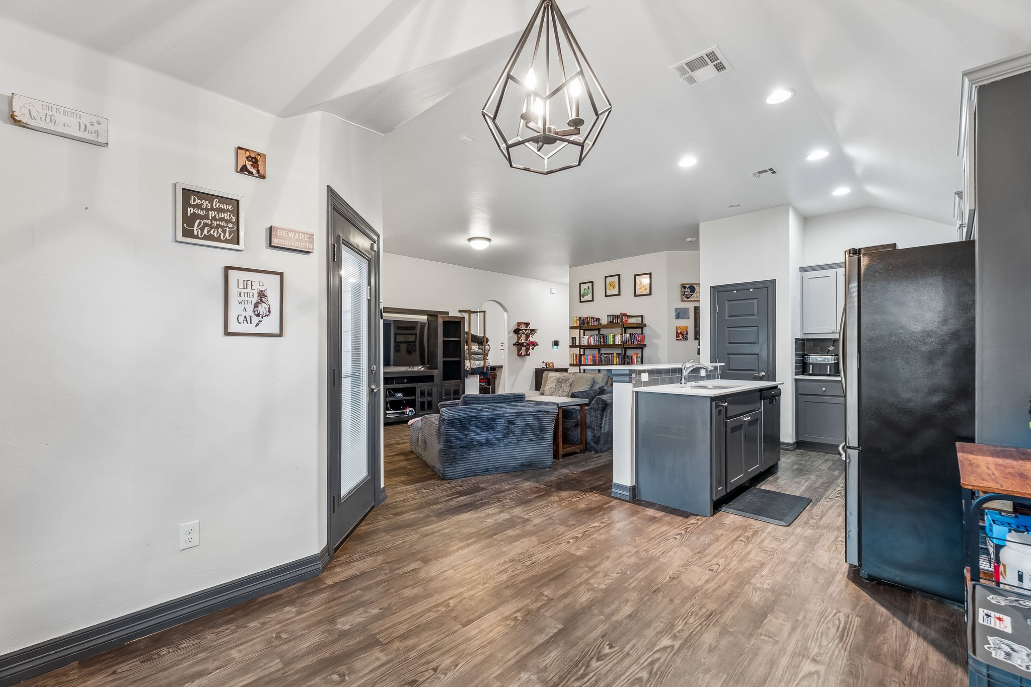 9409 NW 87th Pl_015 (2).jpg