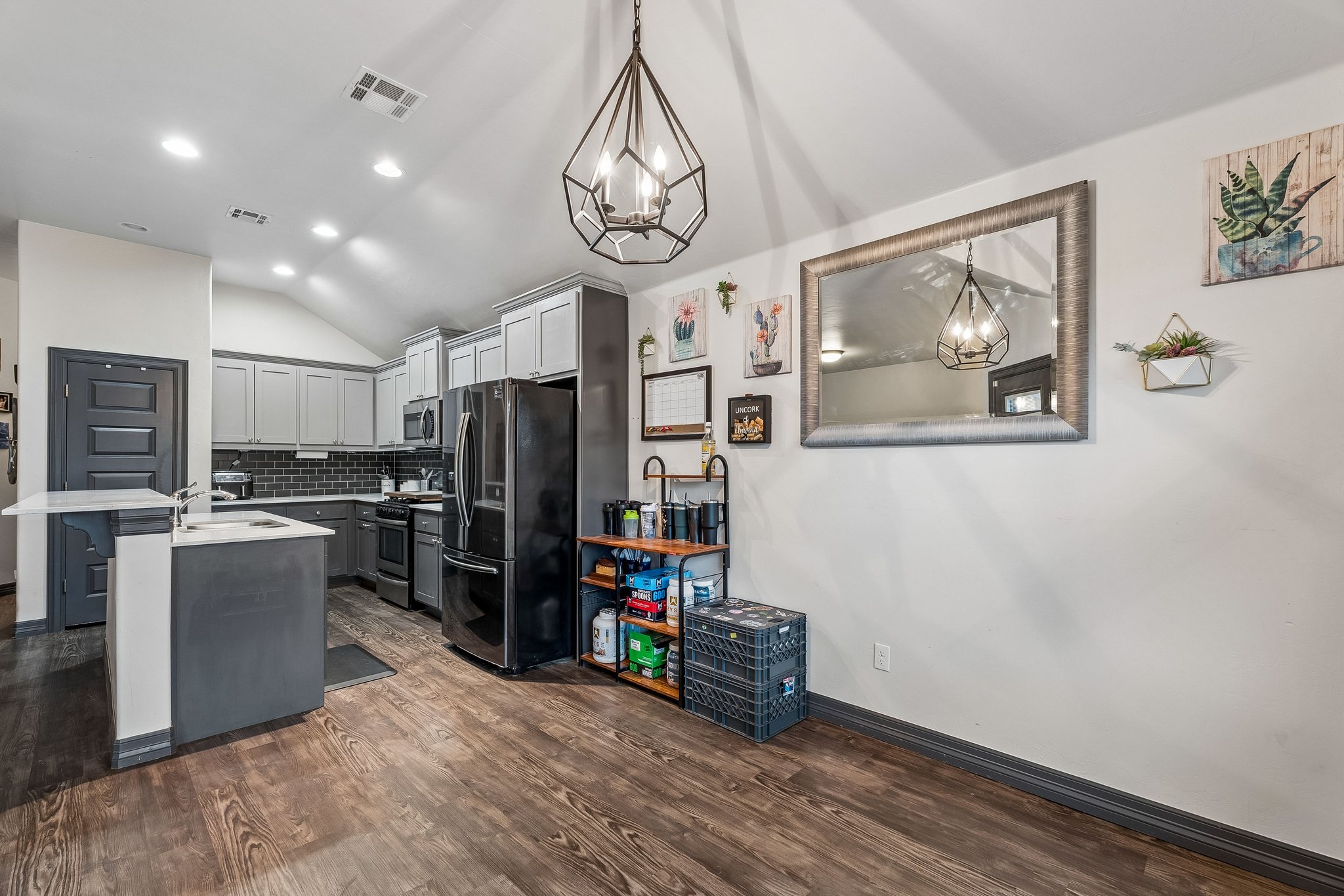 9409 NW 87th Pl_016 (2).jpg