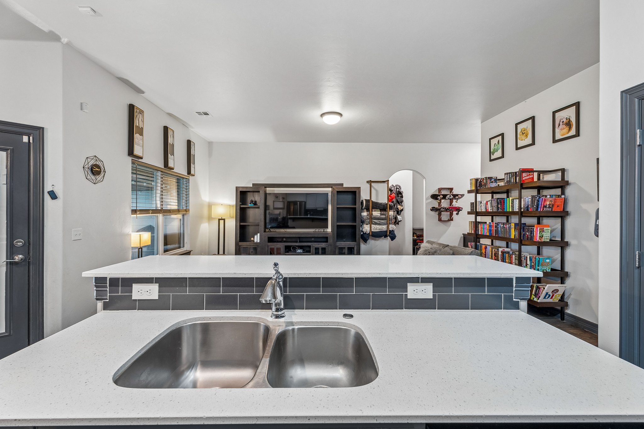 9409 NW 87th Pl_017 (2).jpg