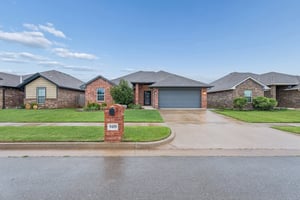 9409 NW 87th Pl_001.jpg