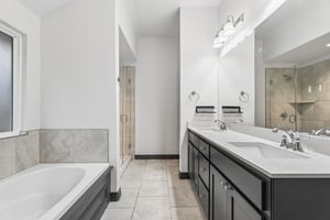 9409 NW 87th Pl_009.jpg