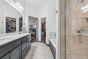 9409 NW 87th Pl_011.jpg