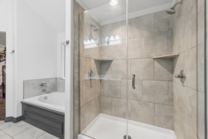 9409 NW 87th Pl_012.jpg