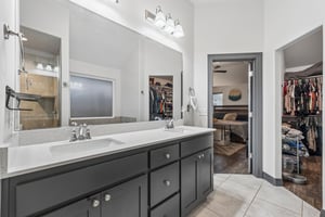 9409 NW 87th Pl_014.jpg