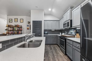 9409 NW 87th Pl_010 (2).jpg