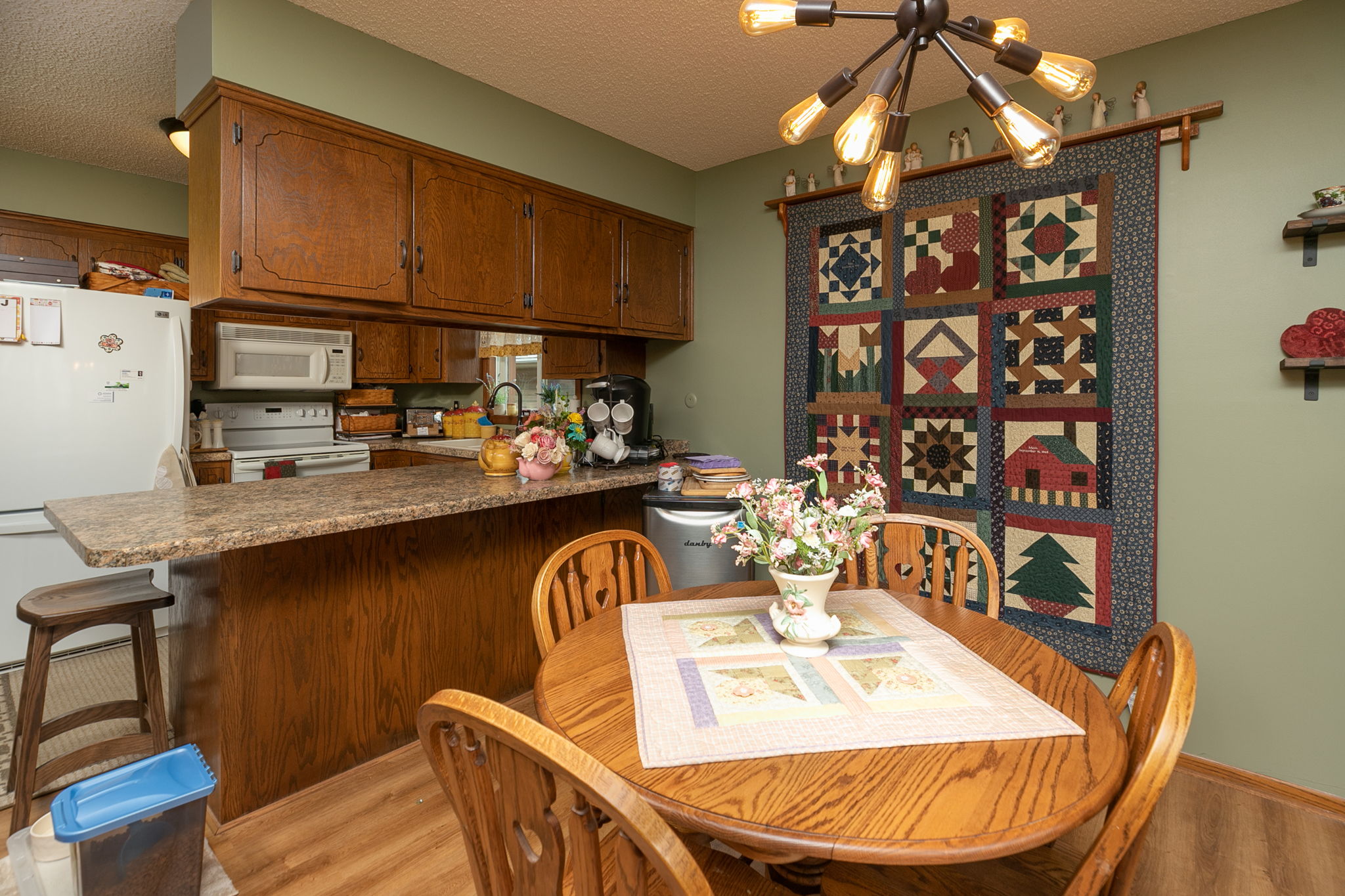 08-Dining Room