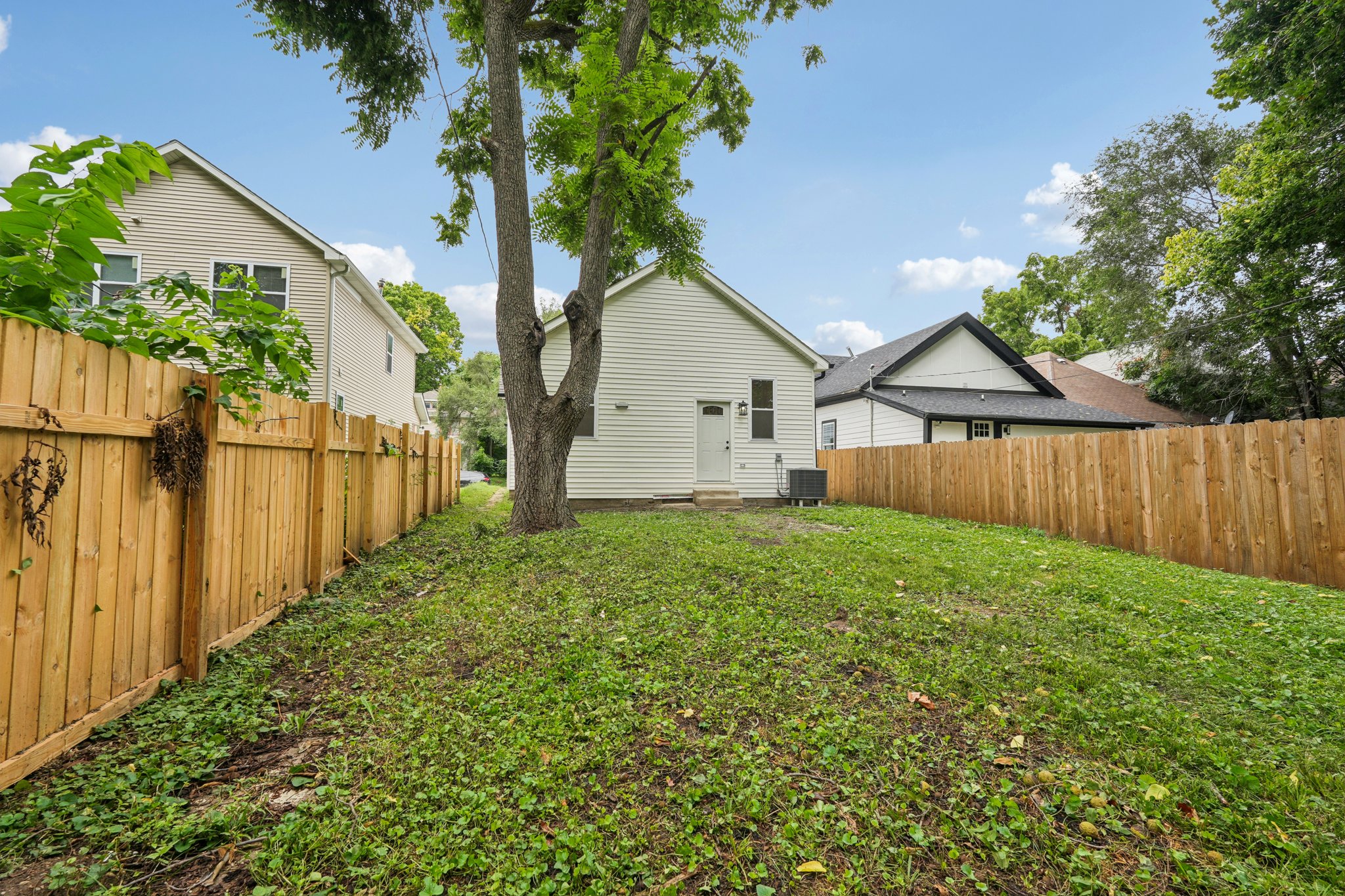 King Ave-S2208-051.jpg