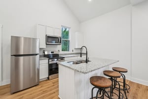 King Ave-S2208-015.jpg