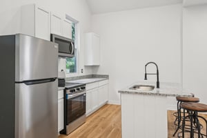 King Ave-S2208-020.jpg