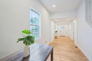 King Ave-S2208-025.jpg