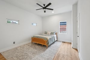 King Ave-S2208-027.jpg