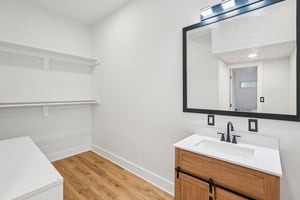King Ave-S2208-030.jpg